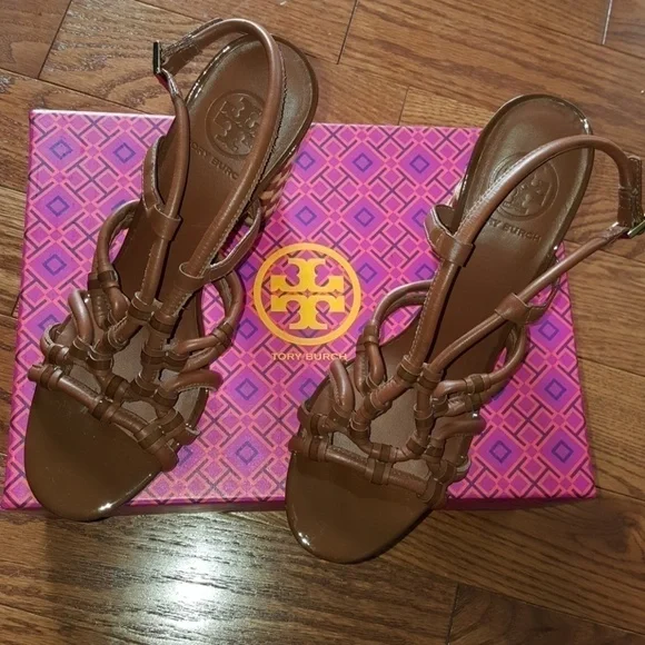 TORY Burch brown leather sandals - Picture 2 of 8